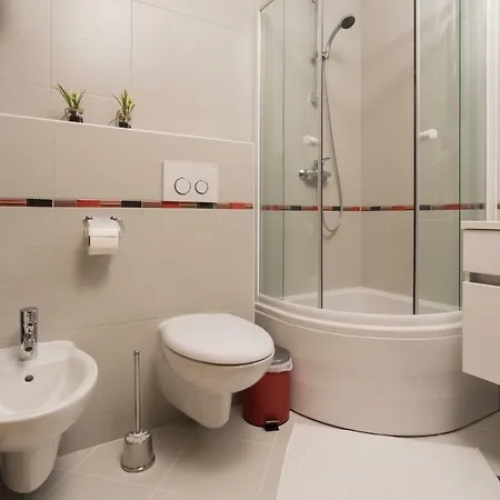 Spacious With The Garden, Near The Sandy Apartment Medulin